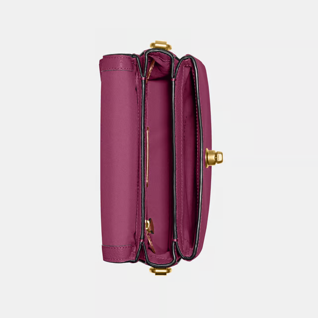 COACH
Cassie Crossbody Bag 19